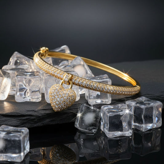 Brazalete Rígido con Dije Corazón Pavé