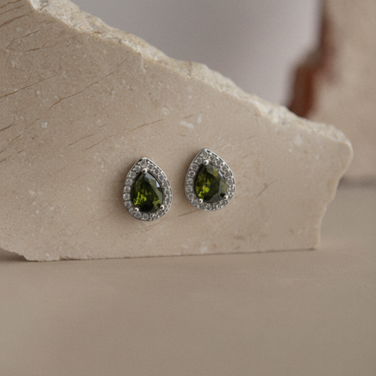 Aretes Lágrima Verde Oliva con Halo de Cristales